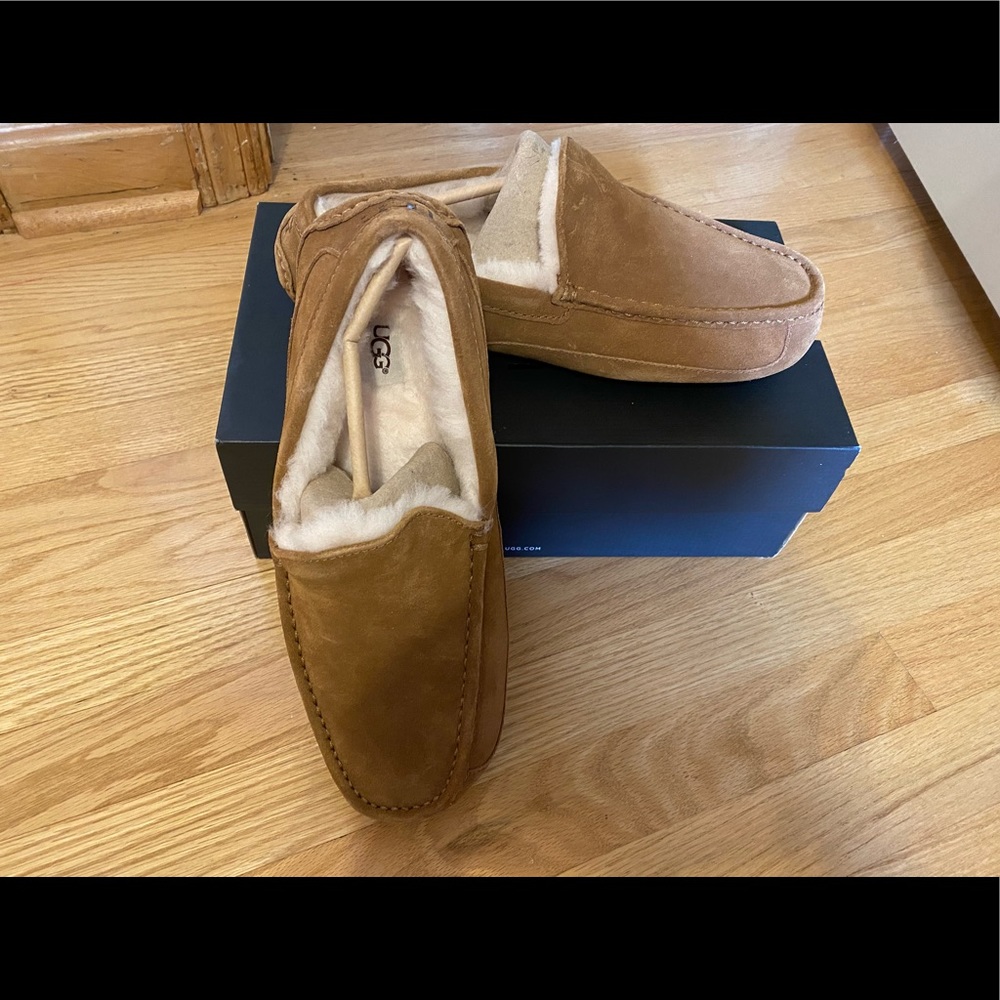 Ugg men’s Slippers size 11